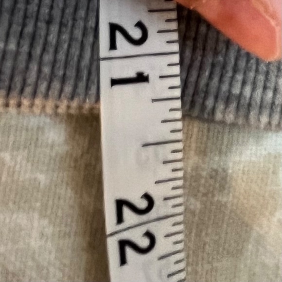 Classic WeSC Icon Crewneck Unisex Tween Sweatshirt, Medium 10 - Picture 11 of 12